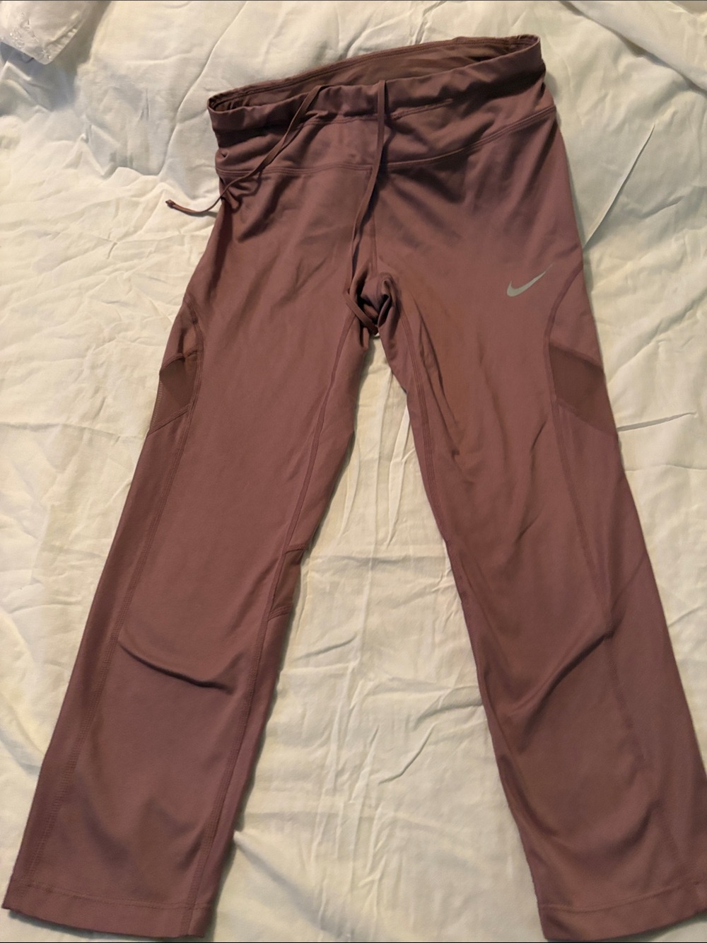 Nike womens Mauve-Pink Performance Leggings